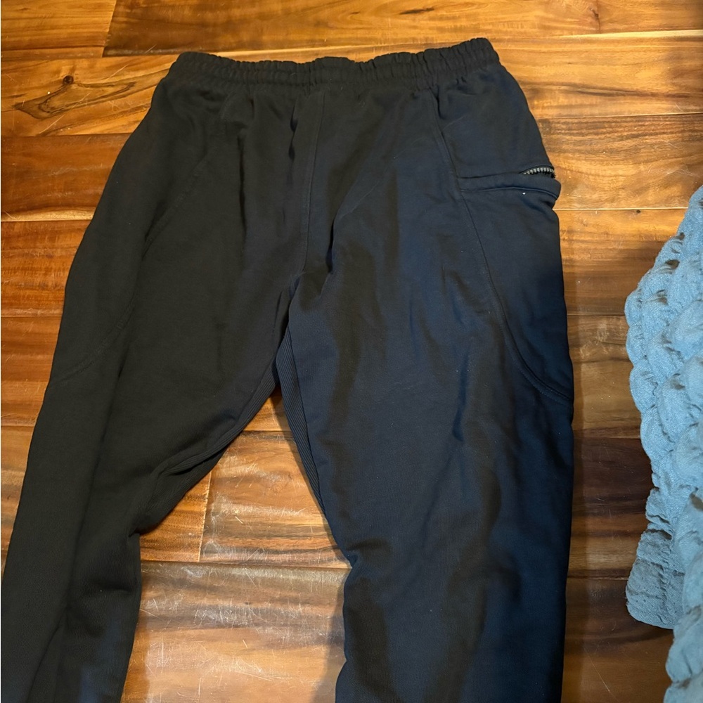 Gymshark Joggers Mens Medium Black Athletic Sweatpants Tapered Logo (1124)‎